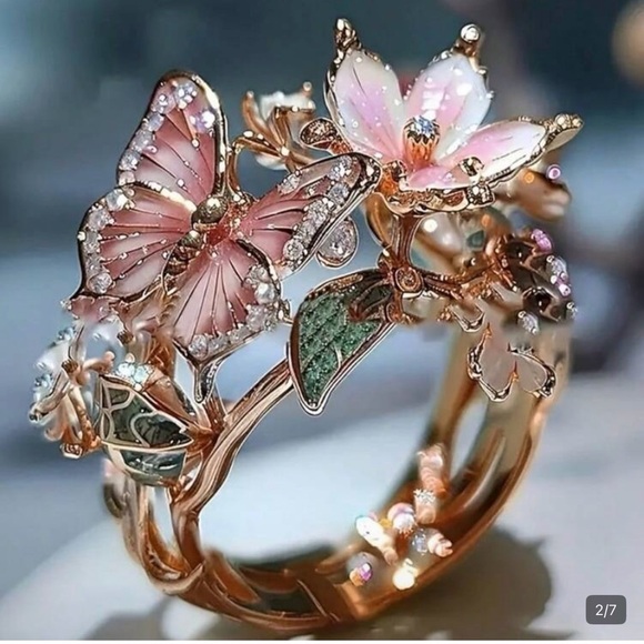 Jewelry - Elegant Butterfly and Flower Ring in Pink and Gold Adjustable size